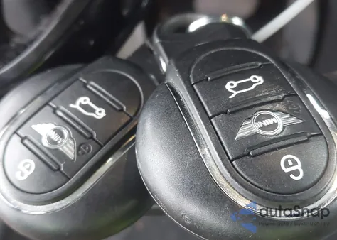 2017 Mini Clubman Cooper z USA, uszkodzony, nr VIN WMWLU1C51H2F27673